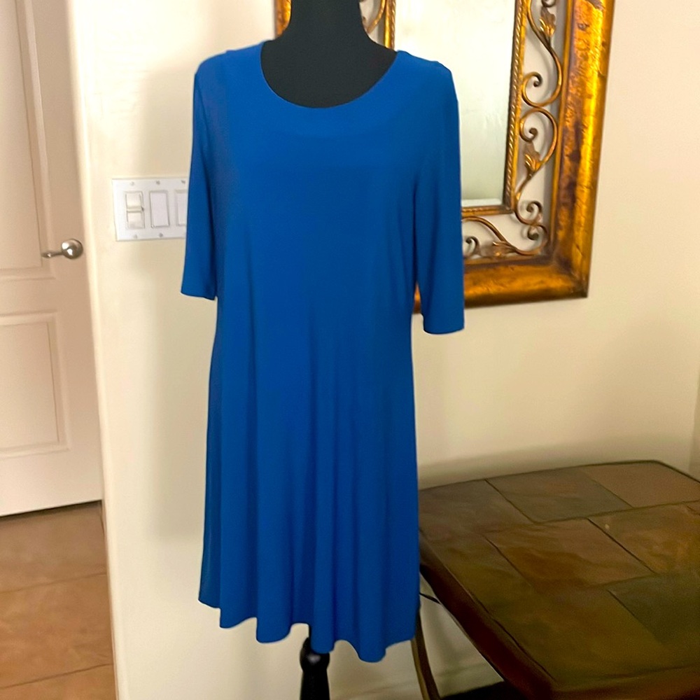Cute career dress! 💙